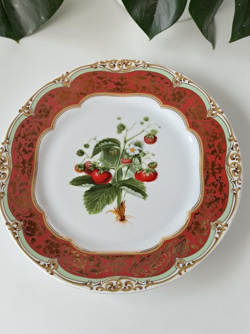 Andrea by Sadek - Honore - Strawberry Dinner Plate - Winterthur Paris Design -